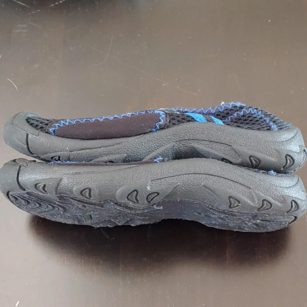 🌻Kids SG Footwear Blue & Black Water Shoes Size 13